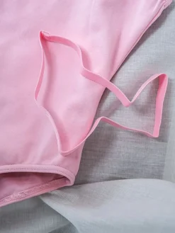 Børn Dansebutikken Dragter Piger|Balletdragter Børn-Bloch mørk rosa dragt m. bælte u. ærme til piger