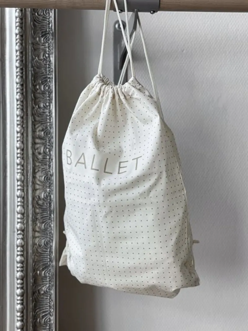 Dansebutikken Andet Til Ballet-Creme balletpose