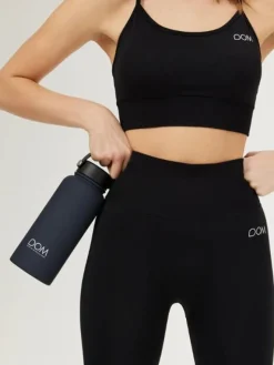 Dansebutikken Andet Til Yoga|Andet Til Gymnastik-Drop of Mindfulness drikkeflaske 1000 ML mørkeblå