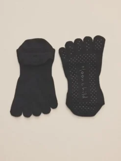 Dansebutikken Andet Til Yoga-Moonchild sorte toe socks til yoga