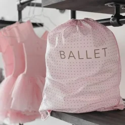 Dansebutikken Andet Til Ballet-Rosa balletpose