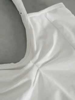 Dame Dansebutikken Dragter Damer|Balletdragter Damer-Seré hvid dragt m. justerbare stropper og rynkedetaljer