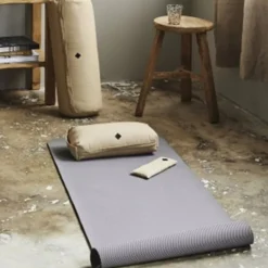 Dansebutikken Andet Til Yoga|Velvære-Simple Days beige øjenpude