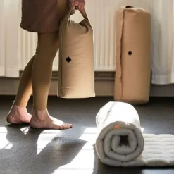 Dansebutikken Andet Til Yoga-Simple Days yogapølle i beige