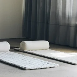 Dansebutikken Andet Til Yoga-Simple Days yogapølle i råhvid