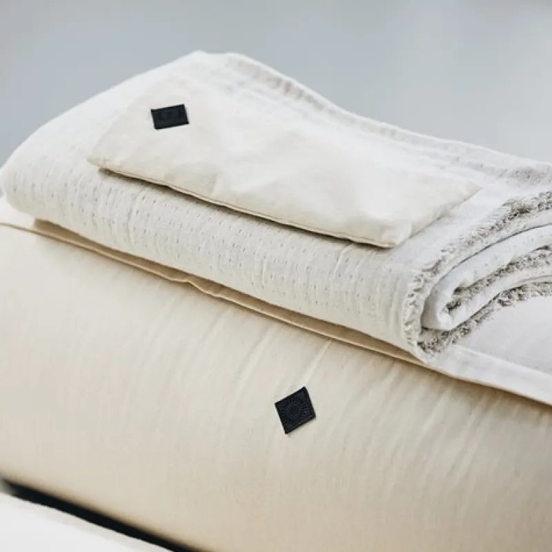 Dansebutikken Andet Til Yoga-Simple Days yogapølle i råhvid