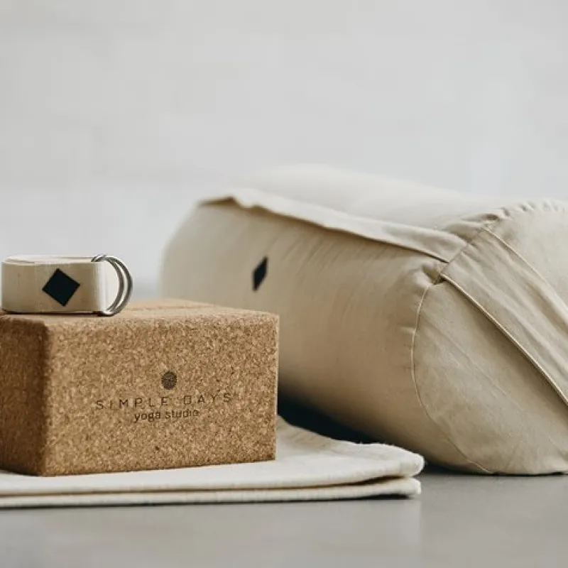 Dansebutikken Andet Til Yoga-Simple Days yogapølle i råhvid