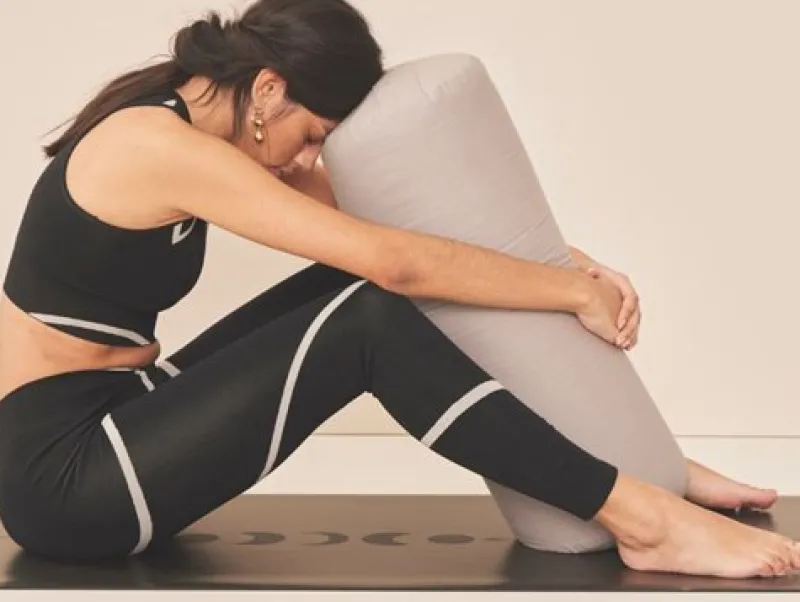 Dansebutikken Andet Til Yoga-Yoga bolster i lysegrå - Moonchild